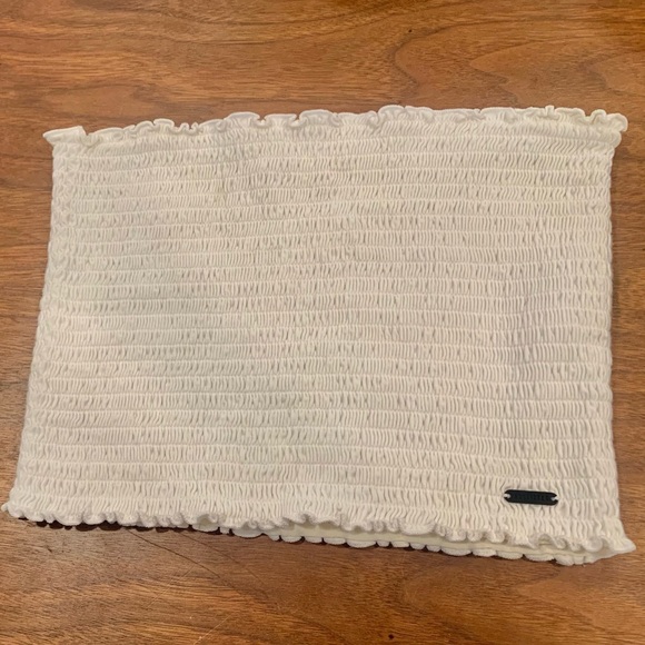 Like new, super cute, white tube top from Hollister, size M - Picture 3 of 4